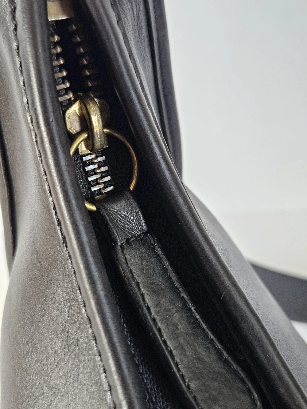 COACH Vintage Large Becket Zip Black Leather Crescent Shoulder Bag Purse 9920